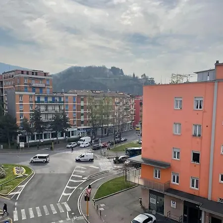 アパート Vera House - Big Solution